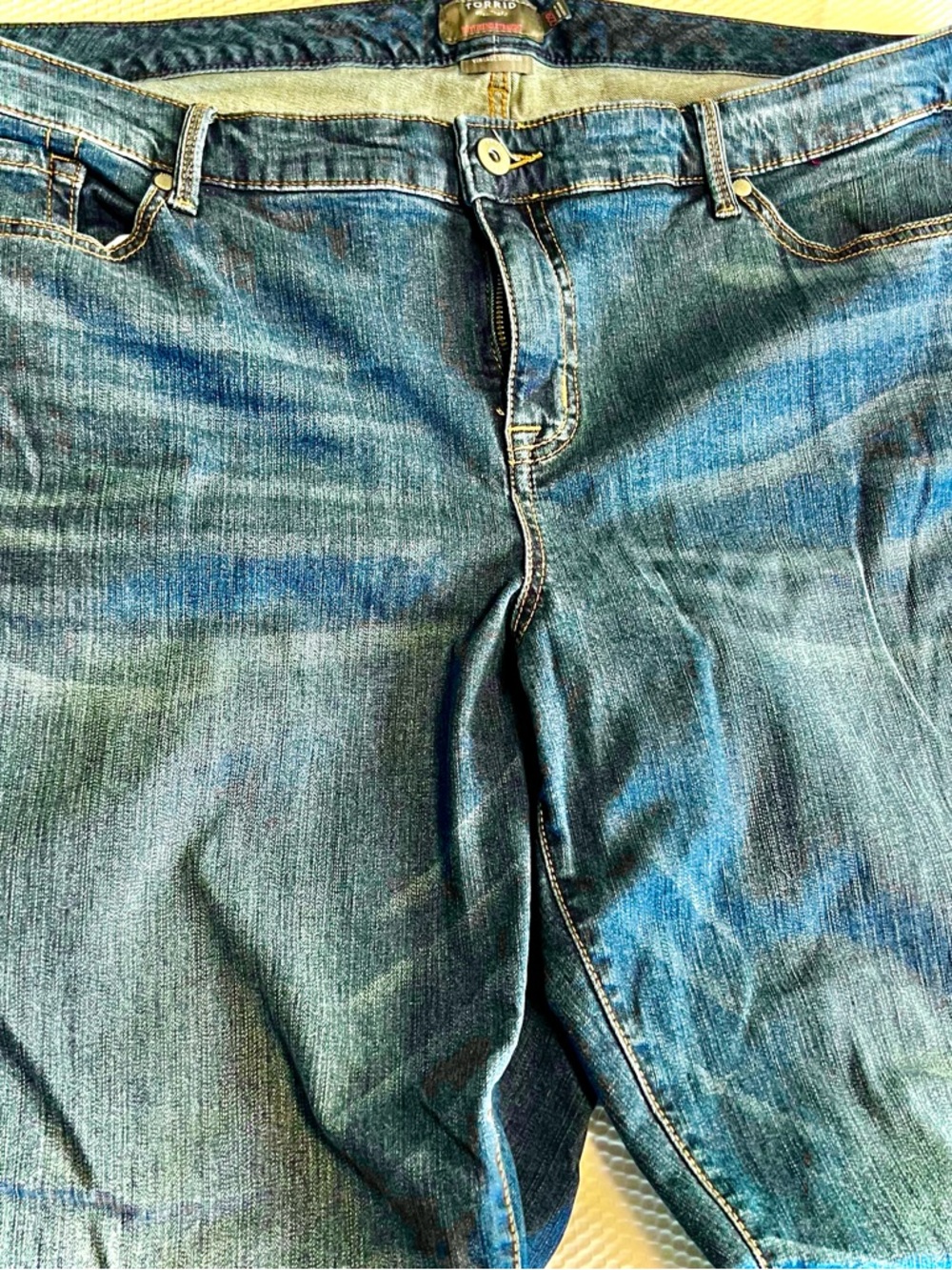 Torrid Women’s Washed Blue Relaxed Medium Wash Jeans 22R